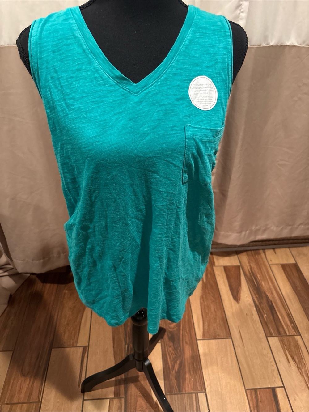 Time and Tru Teal V-Neck Sleeveless Tank with Pocket